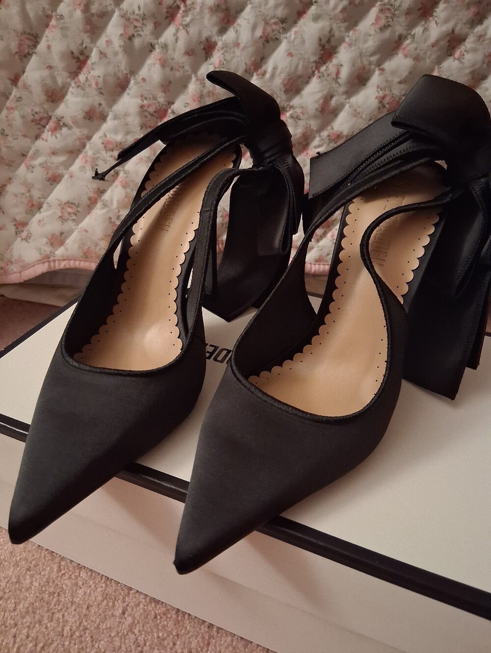 Steve Madden Black Pointed Bow Block Heels